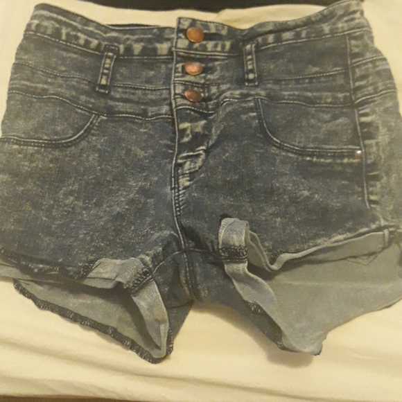 Clothes - Picture 4 of 5